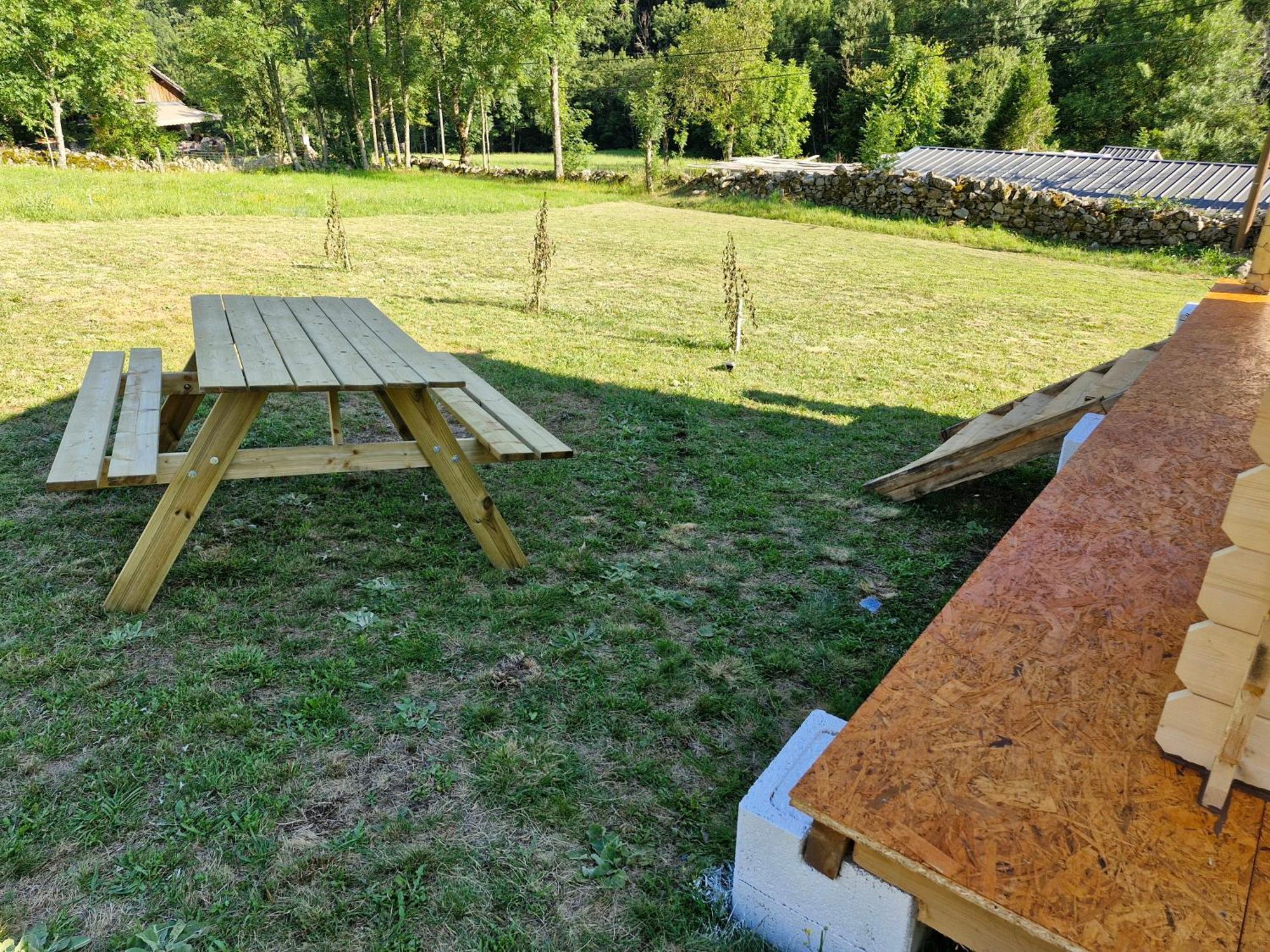 Camping La Des Lucioles *